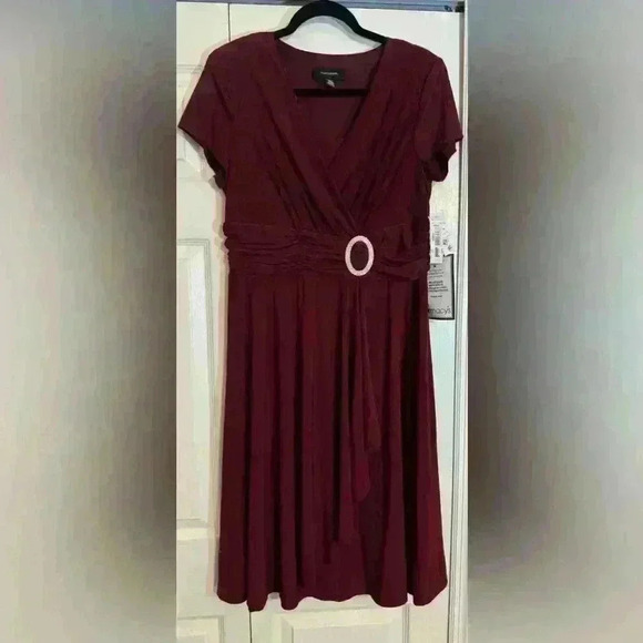 R&M Richards Rhinestone Buckle Dress Size 14 NWT in Merlot - Picture 2 of 5